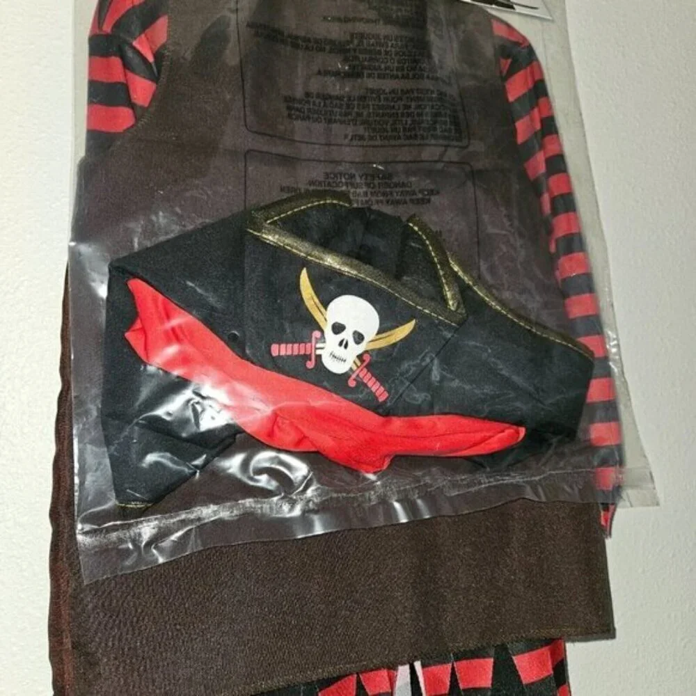 NEW Shipwrecked Pirate Halloween Costume Child Small 4-6 Vest Shirt Pants Hat
